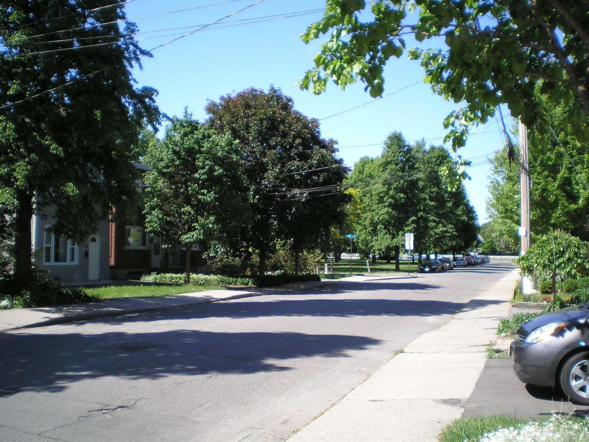 Sunnyside Bed & Breakfast Hotel Ottawa Exterior photo